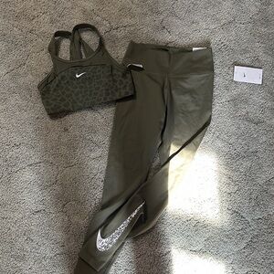 Nike legging sports bra set